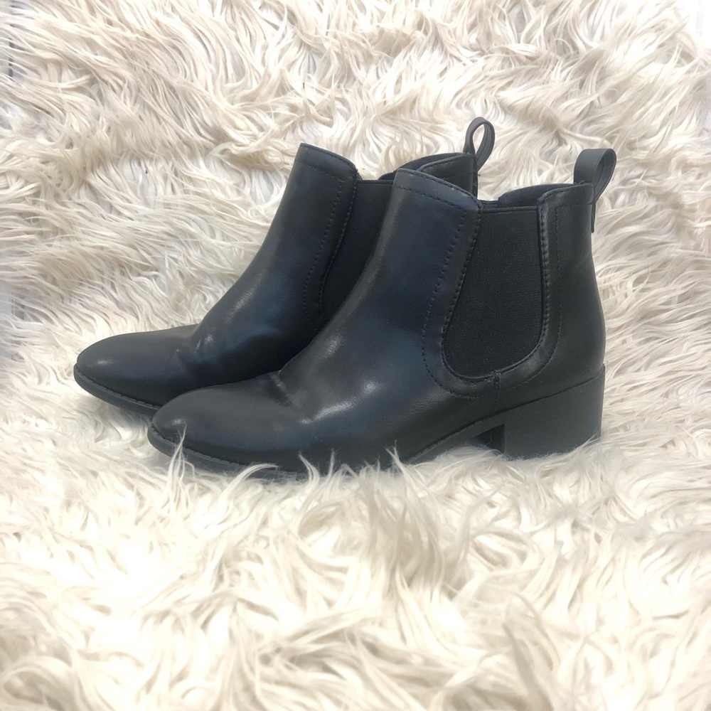 Black Chelsea ankle boot